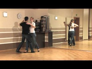 Slow waltz, left-hand circle