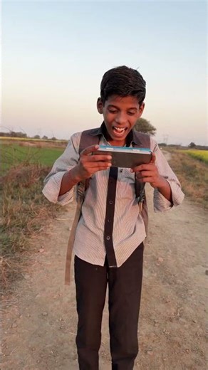 Geometry Box Ko Phone Samjh Liya 😭😱 #mrdilayati #mrvilayati #shorts #comedy