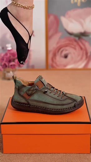 👢✨ Comfort, style, and support with every step! 💡 Discover Ortho Comfy Ankle Boots, designed to provide an ergonomic fit and maximum comfort without sacrificing style. ✅ Orthopedic design ✅ Premium leather ✅ Ergonomic insole ✅ Non-slip sole 🛒 Shop NOW 👉 http://avylays.com/products/comfy-shoes | Avy Lays