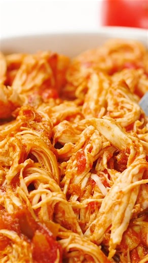 Kathryn | FamilyFoodOnTheTable on Instagram: "Slow Cooker Mexican Shredded Chicken is just 3 easy ingredients and minutes to prep, but has such delicious flavor! Use it for tacos, nachos, grain bowls, sliders, salads and more! Comment "recipe" and I can send you the link to your DMs! Recipe: https://www.familyfoodonthetable.com/slow-cooker-mexican-shredded-chicken-3-ingredients/"