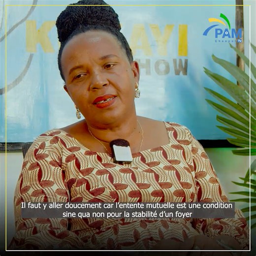 𝗥𝘂𝗿𝗮𝗯𝗮𝗴𝗮𝗿𝗶𝗿𝘄𝗮, 𝗿𝘂𝗸𝗮𝘃𝗼𝗺𝗲𝗿𝘄𝗮 Urwo ruvurwa n’urukundo hagati y’umusore n’inkumi. Mbere no hagati yabamaze kwubaka urwabo biguma bikenewe kuko urukundo si ibishobisho. Umupfasoni 𝗙𝗶𝗱𝗲𝘀 𝗠𝘂𝗷𝗶𝗷𝗶 arabituyagira neza mu kiganiro #Kukayi (https://bit.ly/4kdLzpM) ca PAM Channel TV. #pamchanneltv ##fiançailles #mariage #amour #Burundi | PAM Channel TV