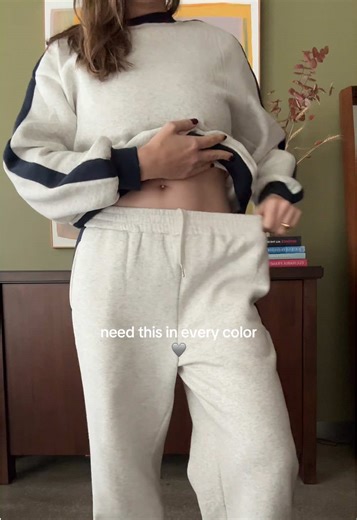 So soft, I’ve been wearing this as I work from home and it makes me feel put together yet comfortable. I’m 5’8 160lbs wearing a size L #sweatset #sweatsets #matchingset #comfyclothes #tiktokshopjumpstartsale