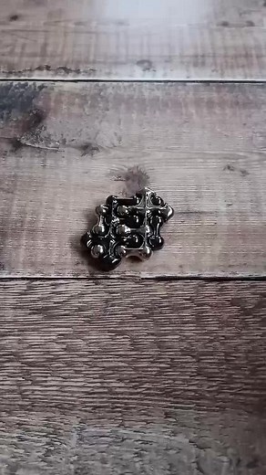 Can you separate the two pieces? #puzzle #puzzles #brainteaser #satisfying