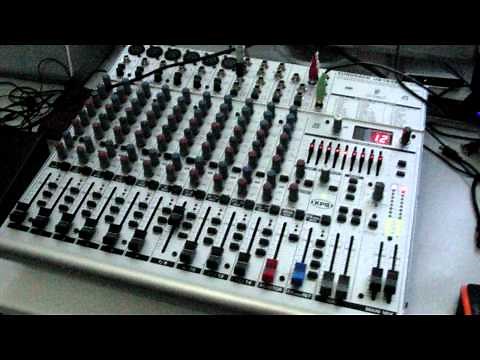 Behringer EURORACK UB1832FX-Pro