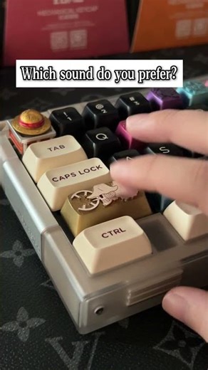 Sound comparison between metal and ABS keycaps #keycaps #keyboard #gamingsetup #gaming #onepiece