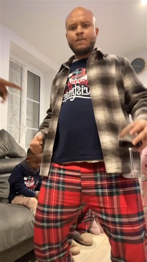 Mundele on Instagram: "I love Portuguese & French Port wine #noël #happyholidays #familytime #explorepage"