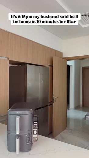 Ramadan platter, but make it effortless! ✨ My Ninja double-stack air fryer lets me whip up four delicious treats in one go: 🧀 Cheesy patties 🌶️ Peri peri rolls 🍗 Cheesy chicken lollipops 🍫 Nutella samosas Crispy, quick, and perfect for Iftar with @ninjakitchen.me! Who’s digging in? 😍 @ninjakitchen.me #RamadanFavourites #NinjaKitchenME #AirFryer #NinjaAirFryer #NinjaDoubleStack | Mom_in_dubai