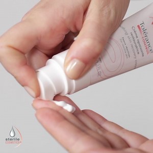 30 secondi* sono tutto ciò di cui hai bisogno per aiutare a calmare la tua pelle intollerante, ipersensibile e reattiva! La nuova Tolérance CONTROL Crema, formulata con il 98% di ingredienti di origine naturale, idrata e lenisce riducendo le sensazioni di disagio cutaneo. 🥰 #Avène #EauThermaleAvène #PelleSensibile #SkincareRoutine #LoveYourSkin #BeautyEssentials #ToléranceControl #PelleIntollerante #PelleIpersensibile #PelleReattiva #PelleAllergica #ControlTheUnexpected *Autovalutazione degli