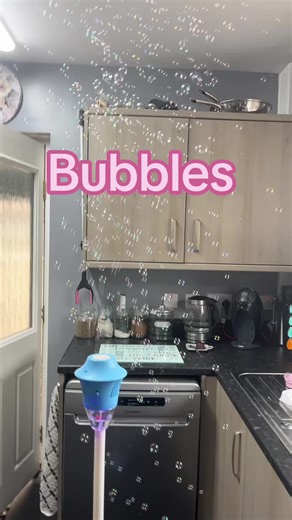 Hours of fun with this bubble machine and a great addition to parties #foryoupage❤️ #tiktokmademebuyit #dealdrops #fyp #bubblemachine #kidstoys #partyprops #bubbles