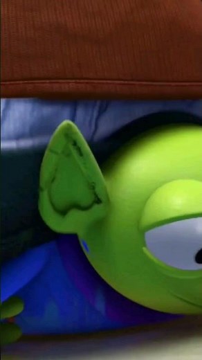 Toy Story Green Alien gets sat on and crushed under kid's butt