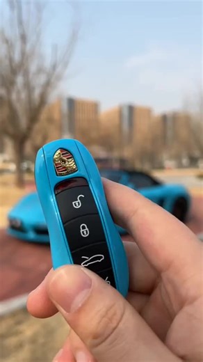 Experience the Thrill of the Porsche 718 Boxster