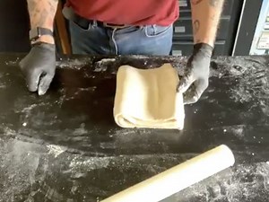 Faire une pâte feuilletée en 8 minutes sans temps de repos en suivant le cours en vidéo du Chef Simon