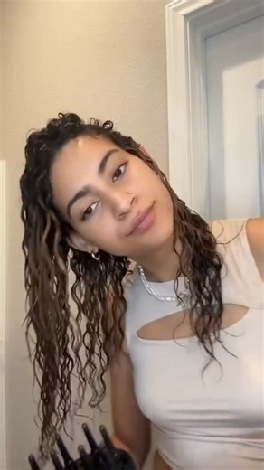 Maximize those curls and get a frizz-free look like @dagmarlenay using the Airflow Control Dryer and it's slide-on diffuser. Only Ulta Beauty https://bit.ly/3MZI3R1 😍 #RevealYourBold #RevlonHairtools | Revlon Hair Tools