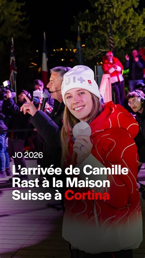 🤩🇨🇭Camille Rast accueillie par ses fans à la Maison Suisse à Cortina Après sa médaille d’argent aux JO, Camille Rast a eu droit à un chaleureux accueil à la maison suisse de Cortina. Où on a retrouvé, très ému, son désormais ex-entraîneur Denis Wicki. Notre article ici 👉 https://www.lenouvelliste.ch/valais/valais-central/conthey-district/vetroz/jai-pleure-comme-un-gamin-denis-wicki-de-vercorin-desormais-ex-entraineur-de-la-medaillee-dargent-camille-rast-1488004 | Le Nouvelliste