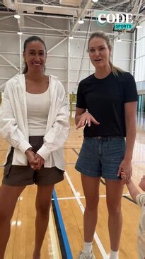 Netball stars launch Fire5