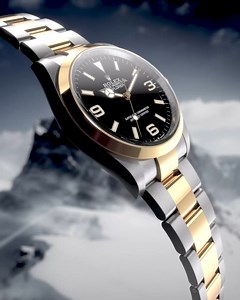 An exclusive feature on the @Rolex Explorer, a concealed attachment system between the Oyster case and bracelet ensures seamless visual continuity. The harmonious lines of the watch, combined with an impeccable finish, enhance the wearer’s comfort and feel. #Rolex #Explorer #OfficialRolexJeweler | Bachendorf's