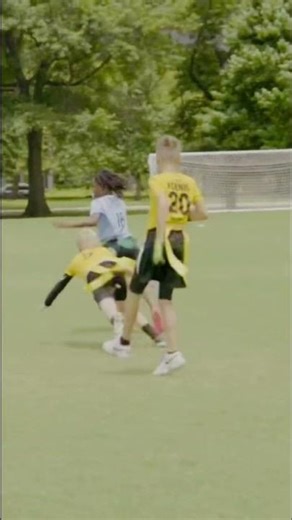WR Jukes The Defense Out Of Their Shoes #flagfootball #shorts