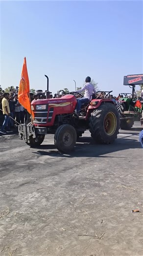 ĐɆɆ₱₳₭ ₥₳Ɽ₳₦💕💕 on Instagram: "JohnDeere VS Mahindra 🦅🦅"