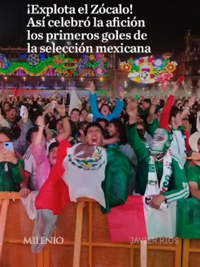 🇲🇽⚽ ¡El Zócalo explotó con los goles de México! Gritos, abrazos, saltos y banderas al aire marcaron la celebración de miles de aficionados, que vivieron con euforia las dos anotaciones del Tricolor frente a Ecuador y convirtieron el corazón de la Ciudad de México en una auténtica fiesta. #MilenioNoticias #MilenioInforma #Goles #México #Mundial