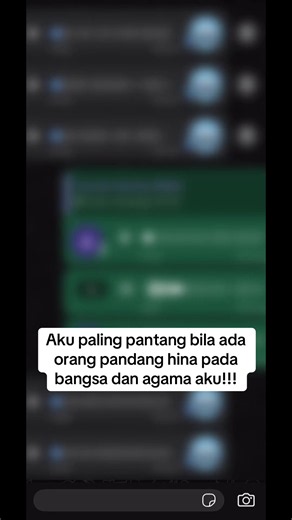 Aku paling pantang bila ada orang pandang hina pada bangsa dan agama aku!!! Cerita dia macam ni. Aku mmg pelanggan tetap kedai cermin kereta dekat Ipoh ni. 3 bijik kereta aku cermin pecah semua aku hantar tukar dekat dia. So kalau pape mmg aku akan ws nombor dia tanya berkenaan windscreen berapa harga kena cover untuk insurans nnt. Aku msg dalam bahasa melayu sebab aku mmg melayu. Dan dia pun tak expect aku boleh cakap cina. Bulan ni aku baru nak renew roadtax dan insuran untuk kereta Hilux aku 