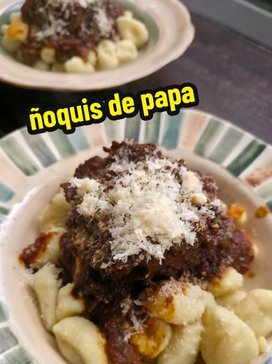Ñoquis de papa caseros — receta fácil con salsa de carne