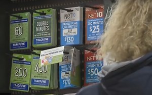 Scambaiter calls Rite Aid to warn manager a scam victim is coming to buy gift cards