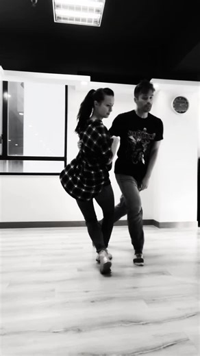 Lisa & Fabien | Recap of our Variation in Connection class, taught in Hong Kong ❤️ Playing with dancing relaxed vs engaging connection to create moments... | Instagram