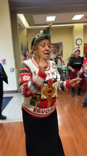 Feliz Navidad from the Department of Human Services ♥️ We are thankful for everyone we get to meet and celebrate each year. ✨ — ¡Feliz Navidad del Departamento de Servicios Humanos! ♥️ Estamos agradecidos por todas las personas que conocemos y con las que compartimos estas celebraciones cada año. | City of San Antonio Department of Human Services