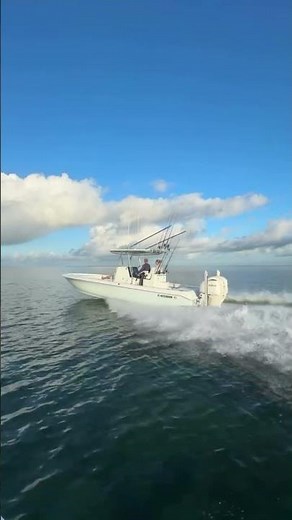 Check out the Contender 29 Bay throttled down #centerconsoles