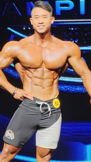 美少女攝士猛男獵人影十娘 on Instagram: "#20251207lFBB健美賽精選Best9💪🏆🎖️📸 PRO SHOW🏆"