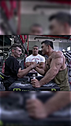 Akimbo 69 vs Bodybuilder#armwrestling #armfighting #armfight #fyp