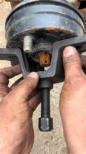 Brake Drum Puller Small Tool Big Action #brakedrum
