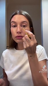 714K views · 1.9K reactions | Get ready for the day with Hailey Bieber. - - > https://trib.al/40tkoEb © TikTok @HaileyBieber | British Vogue | Facebook