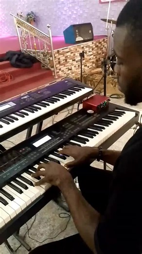 sound check ✅🔥🔥yes I play the keyboard 🎹 too🙂##milliebobbybrown #to #viralditiktok #vdm @VDM #music #soundcheck