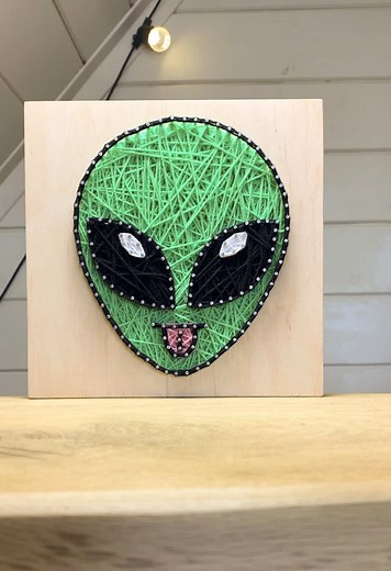 Alien string art tutorial: easy wood string art design