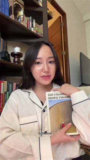 book reco: The Handmaid’s Tale by Margaret Atwood #bookrecommendations #books #reading #literature