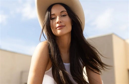 Kacey Musgraves Announces New Album ‘Middle Of Nowhere,’ Featuring Willie Nelson, Miranda Lambert, & Billy Strings | Whiskey Riff