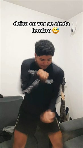 ANDREFITNESS SCIENCE BASED LIFTING on Instagram: "SIM! as vezes dá vontade de abandonar minha carreira de fisiculturista e focar na carreira de lutador (minha arte macial é o shadowboxe antigo) aposto que arrumaria um oponete pra lutar contra mim no @fightmusicshow #shadowboxe #treino"