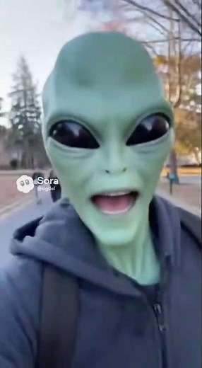 Alien on the Run #alien #selfie #chase #sora2 #ai