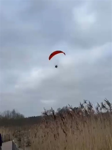 📣 STATEMENT FROM NORTHERN IRELAND FIRE AND RESCUE SERVICE NIFRS were called to a Special Service Call today involving a paraglider at the Lough Erne Golf Resort, Co. Fermanagh, at 12.51pm. 3 appliances, 2 from Enniskillen and one from Lisnaskea, the Specialist Rescue Team and a Turntable Ladder are in attendance. NIFRS crews have rescued a male from the 2nd floor roof of the hotel, and he is now in the care of NIAS. #northernireland #Enniskillen #paraglider