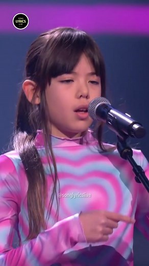 Flashlight | Jessie J (cover by Fia) #flashlight #jessiej #thevoicekids #songlyricslive