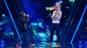 Erst solo und dann im Duett mit ihrer Mama: Anastasija singt "Endless Love" mit unendlich viel Liebe! 😍😍 #thevoicekids | SAT.1