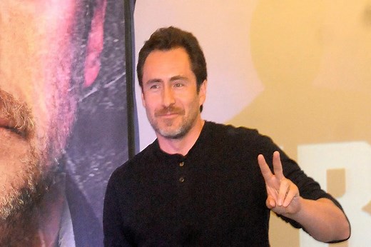 After his wife's suicide, actor Demián Bichir has a new girlfriend