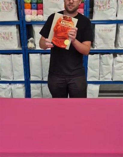 New to Knitting or want to learn a new technique, then grab yourself a copy of this fabulous book ❤️ #knitting #beginnersknitting #knittersgonnaknit #knittersofinstagram | The Wool Factory