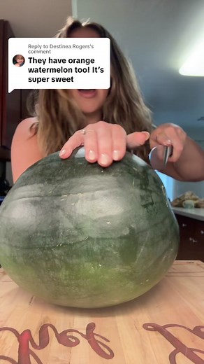 Replying to @Destinea Rogers “orange” watermelon my bo0tie! #watermelonleh #watermelontok #chefleh #orangewatermelon