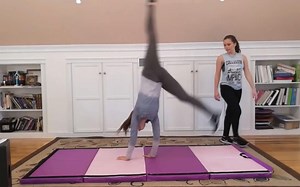 Gymnastics Lessons for Beginners at Home 供初学者在家练的体操课程