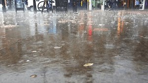 Heavy Rain Fall London Big Rain Stock Footage Video (100% Royalty-free) 1108980233 | Shutterstock