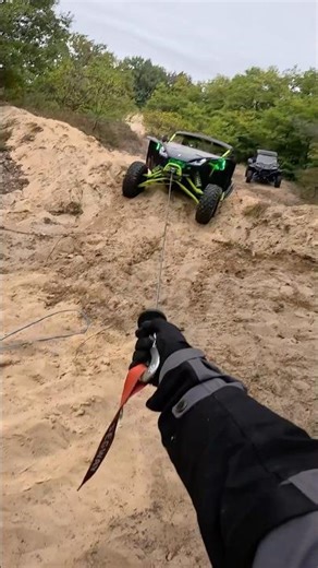 The winch cable barely reached the tree 😅🌳