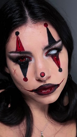 it’s actually easy easy!! save it for this halloween♠️ @Karla Cosmetics black liquid eyeshadow @Kylie Cosmetics red matte liquid lipstick @Juvia’s Place gel liner @CbeautyMall x @ghoul ʕ⁎̯͡⁎ʔ palette @Huda Beauty lip liner liquid lipstick (burgundy one) @kyliecosmetics same red matte liquid lipstick fake bl00d from amazon @haniix_official contact lenses (dc: reitx) #easyhalloweenmakeup #halloweenmakeuptutorial #halloweenmakeupideas #halloweenhacks