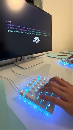split keyboard #typing #keyboard #monkeytype